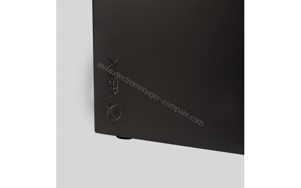 UKONIC Mini frigo Xbox Series X 10 litres - Mise en situation