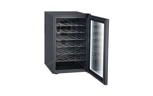 VIN SUR VIN VSV27 - Vue de l'int&eacute;rieur