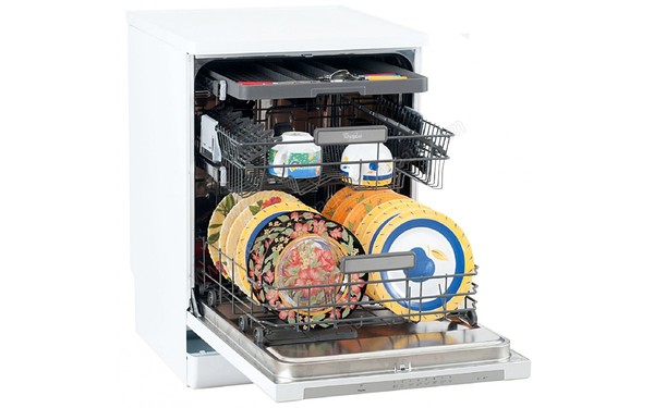 WHIRLPOOL ADPL7698WH - Vue de l'int&eacute;rieur (cr&eacute;dit : Darty)