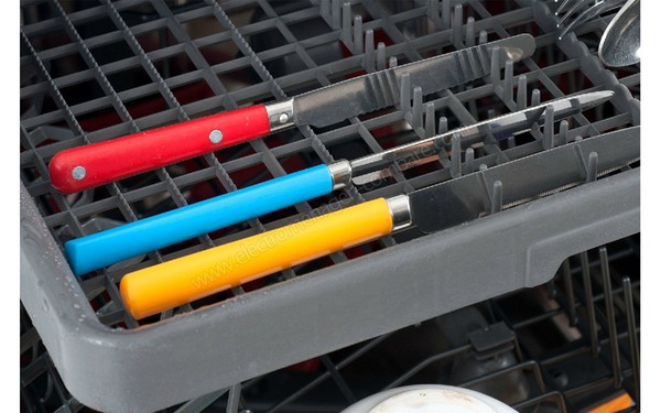 WHIRLPOOL ADPL7698WH - Vue du tiroir sup&eacute;rieur