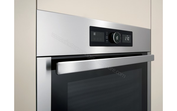 WHIRLPOOL AKZ 626/IX - Vue 3/4 gauche du bandeau (cr&eacute;dit : Boulanger)