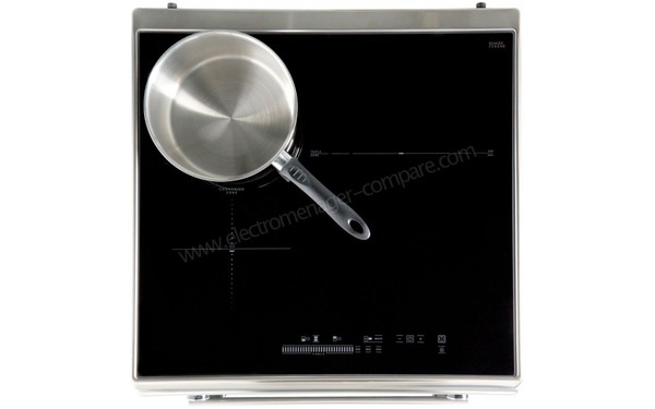 WHIRLPOOL AXMT 6634/IX - Vue sur la table de cuisson (cr&eacute;dit : Boulanger)