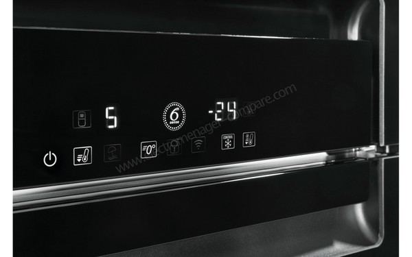 WHIRLPOOL BSNF8422K - Vue des commandes (cr&eacute;dit : Darty)