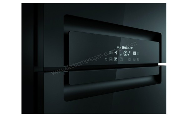 WHIRLPOOL BSNF8999PB - Vue des commandes (cr&eacute;dit : Darty)