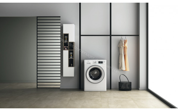 WHIRLPOOL FFBC8448SVFR - Mise en situation