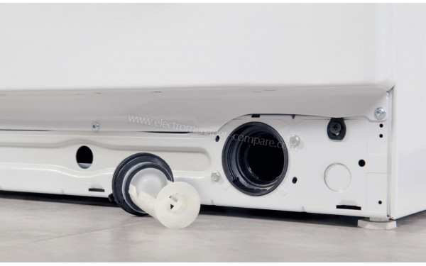 WHIRLPOOL FSCR12440 - Filtre de pompe en fa&ccedil;ade (cr&eacute;dit : Boulanger)