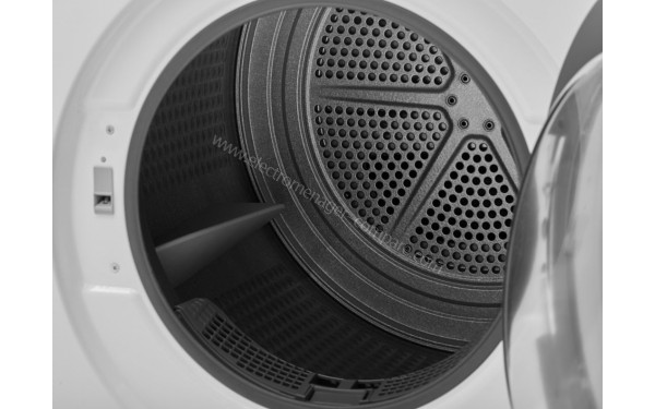 WHIRLPOOL FTM229X2BFR - Vue du tambour (cr&eacute;dit : Boulanger)