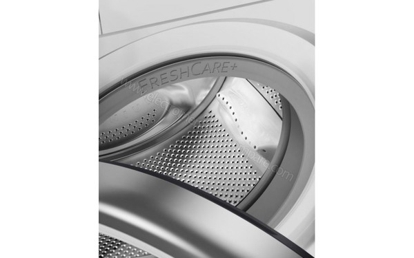 WHIRLPOOL FWDG97168WSFR - Interieur tambour (cr&eacute;dit : Boulanger)
