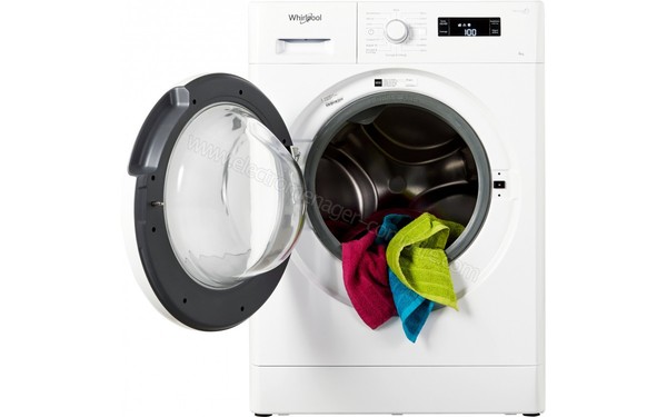 WHIRLPOOL FWSF61252WFR - Vue de face hublot ouvert (cr&eacute;dit : Boulanger)