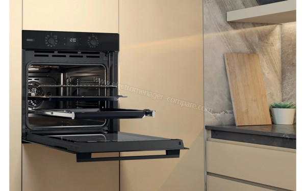 WHIRLPOOL OMSK58RU1SB - Appareil encastr&eacute; vue de l'int&eacute;rieur