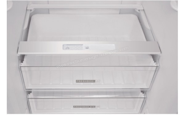 WHIRLPOOL W7821OOX - Vue des bacs de zone fra&icirc;cheur vide