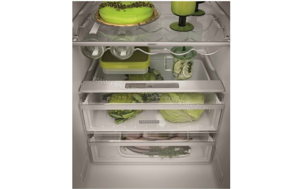 WHIRLPOOL W7832TMXH - Vue de l'int&eacute;rieur