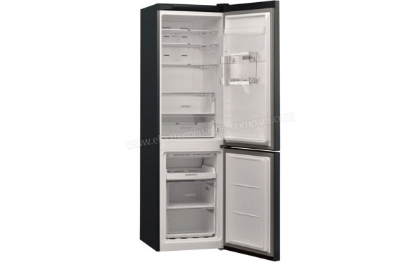 WHIRLPOOL W7921OK AQUA - Vue de l'int&eacute;rieur vide (cr&eacute;dit : Boulanger)