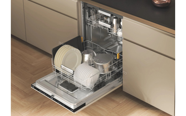 WHIRLPOOL W7IHT58T - Vue du panier inf&eacute;rieur