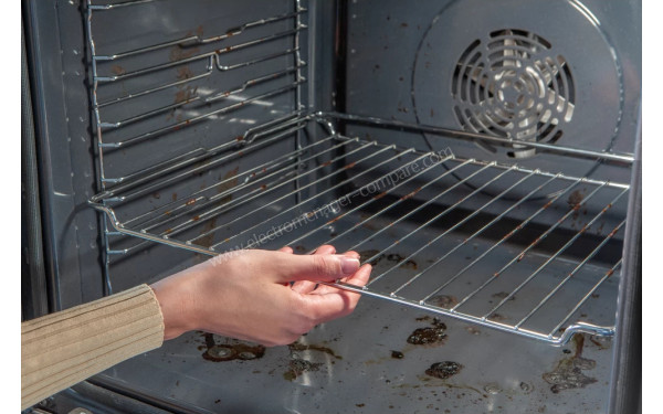 WHIRLPOOL W7 OM4 4S1 P BL - Mise en situation