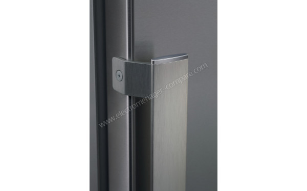 WHIRLPOOL W84BE72X2 - Zoom sur les poign&eacute;es