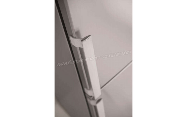 WHIRLPOOL WB70I931XAQUA - Zoom sur la poign&eacute;e
