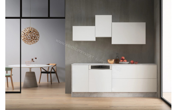 WHIRLPOOL WBO3T341PX - Mise en situation