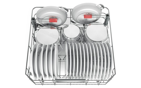 WHIRLPOOL WCIO3T1236PE - Vue n&deg;2 du panier inf&eacute;rieur (cr&eacute;dit : Darty)