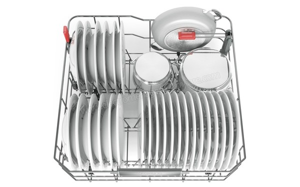 WHIRLPOOL WCIO3T1236PE - Vue n&deg;3 du panier inf&eacute;rieur (cr&eacute;dit : Darty)