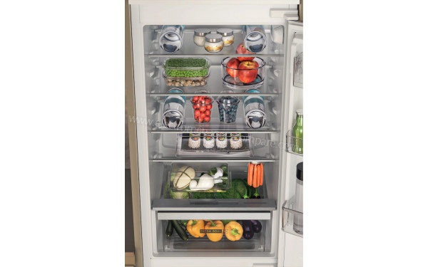 WHIRLPOOL WHC18D041C1 - Vue de l'int&eacute;rieur partie r&eacute;frig&eacute;rateur