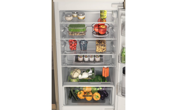 WHIRLPOOL WHC18D071A1FR - Vue de l'int&eacute;rieur partie r&eacute;frig&eacute;rateur