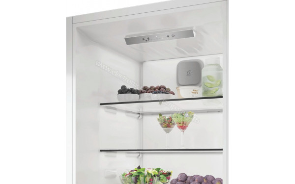 WHIRLPOOL WHK25402W5E - Vue de l'int&eacute;rieur