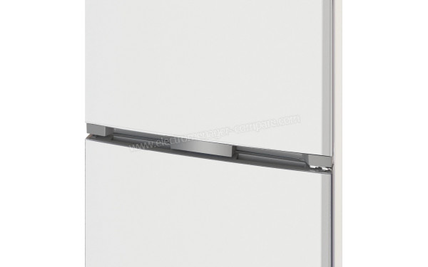 WHIRLPOOL WHK26493W5E - Zoom sur les poign&eacute;es int&eacute;gr&eacute;es