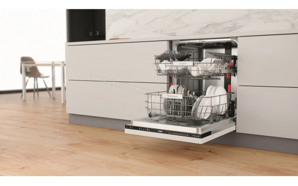 WHIRLPOOL WIO3T133PE6.5 - Vue du panier inf&eacute;rieur et sup&eacute;rieur