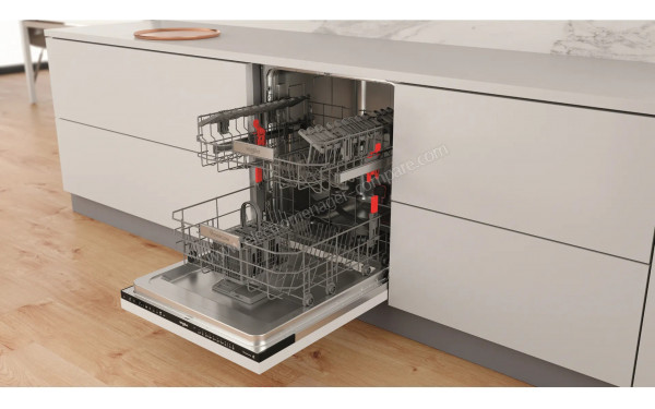 WHIRLPOOL WIO3T133PE6.5 - Vue du panier inf&eacute;rieur et sup&eacute;rieur