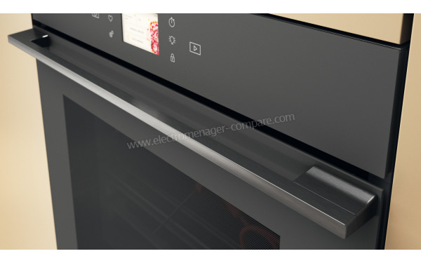 WHIRLPOOL WOI118FPT2SSMAF - Vue 3/4 droite sur la poign&eacute;e