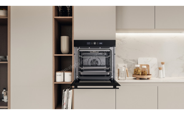 WHIRLPOOL WOI4S8CM0SBAF - Appareil encastr&eacute; vue de l'int&eacute;rieur