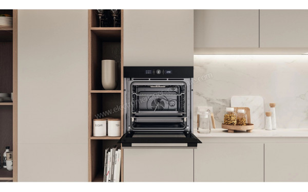 WHIRLPOOL WOI5S8PM1SXAF - Appareil encastr&eacute; vue de l'int&eacute;rieur