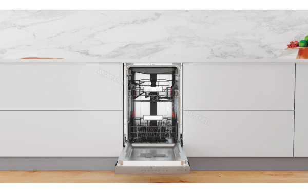 WHIRLPOOL WSBO3O34PFX - Vue de l'int&eacute;rieur