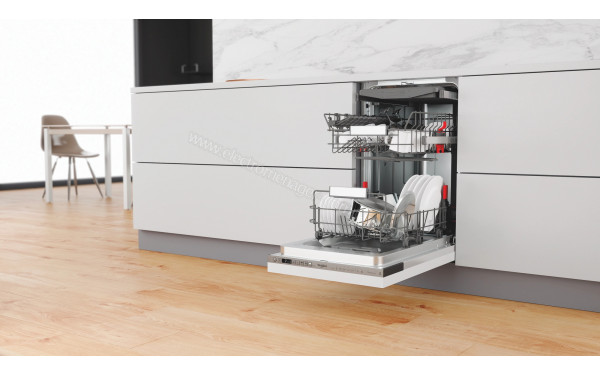 WHIRLPOOL WSIO3O34PFEX - Vue de l'int&eacute;rieur