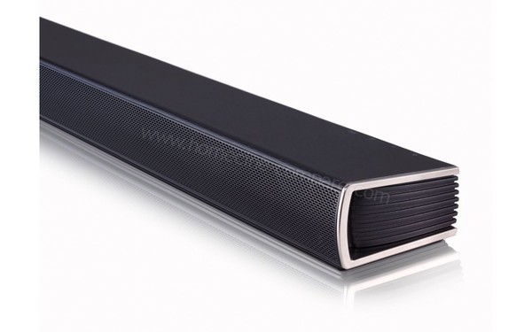 LG SJ4 - Zoom sur le c&ocirc;t&eacute; droit