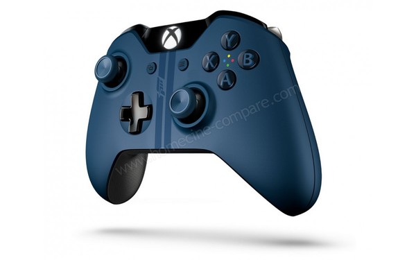 MICROSOFT Xbox One Forza MS 6 Import EU - Vue 3/4 droite de la manette