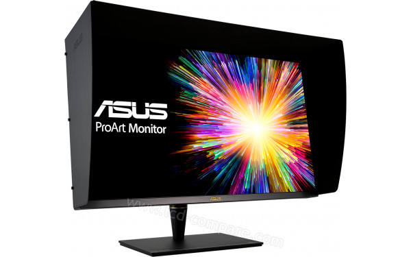 ASUS PA32UCX - Vue 3/4 gauche avec casquette fournie