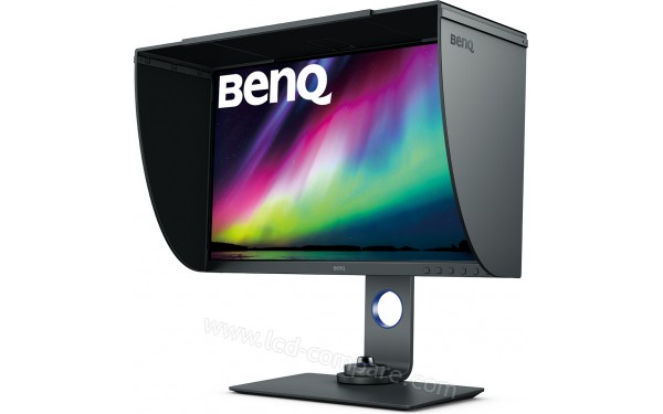 BENQ PhotoVue SW270C - Vue 3/4 droite avec casquette