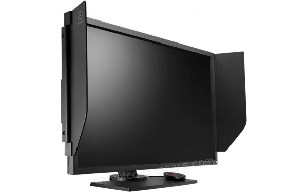 BENQ Zowie XL2746S - Vue 3/4 gauche avec hauteur diff&eacute;rente