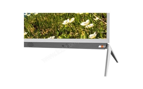 CONTINENTAL EDISON CELED55KJBL7 - Zoom sur la partie basse et la barre de son JBL