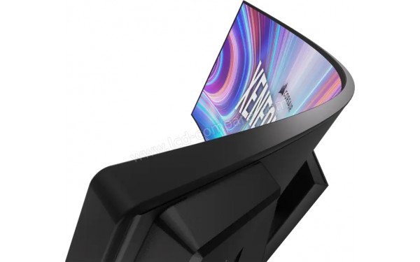 CORSAIR Xeneon Flex 45WQHD240 - Vue en plong&eacute;e