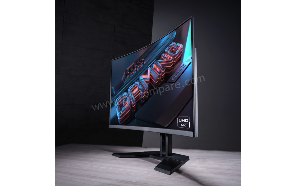 GIGABYTE M32UC - Vue 3/4 droite