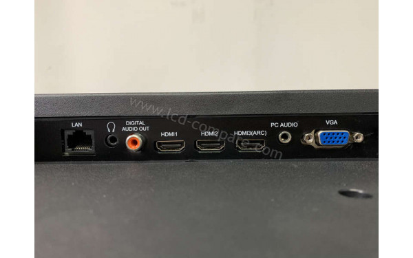 GRANDIN UD43CGB204 - Une partie des connectiques