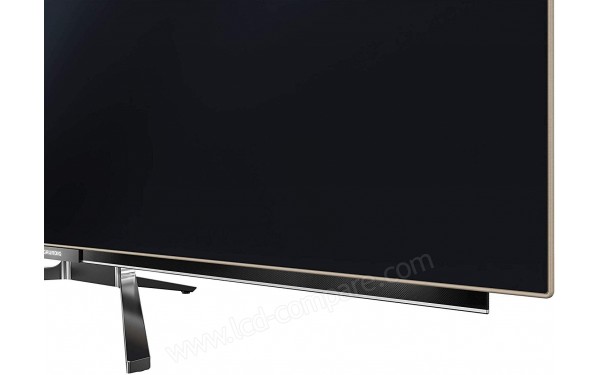 GRUNDIG 55GOB9990 - Zoom sur le coin inf&eacute;rieur droit et la barre de son