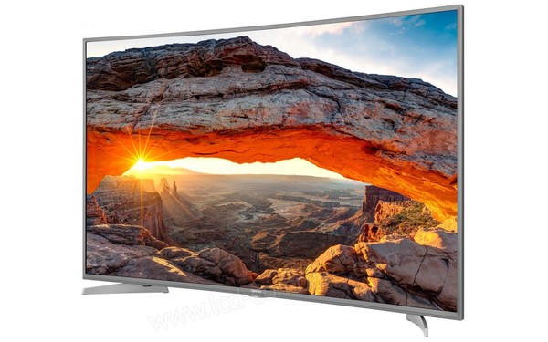 HISENSE H55M6600 - Vue 3/4 droite (cr&eacute;dit : Boulanger)