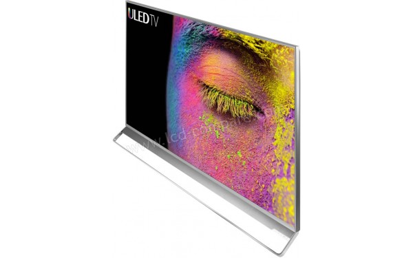 HISENSE H75NU9800 - Vue en contre-plong&eacute;e