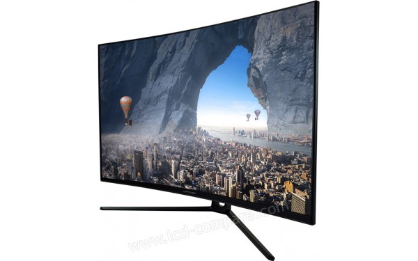 LC-POWER LC-M32-QHD-144-C - Vue 3/4 droit