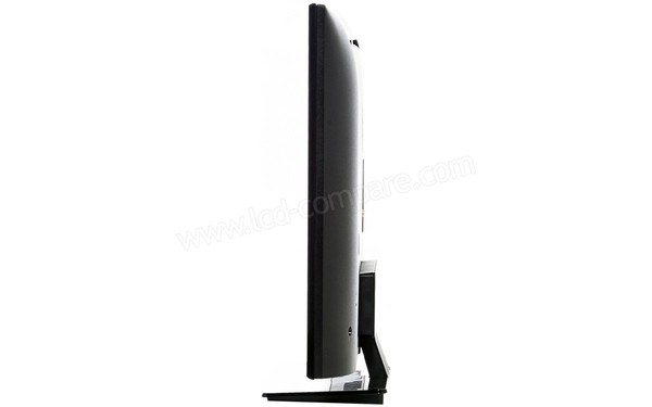 LG 32LF630V Import EU - Vue de profil 2 (cr&eacute;dit : Boulanger)