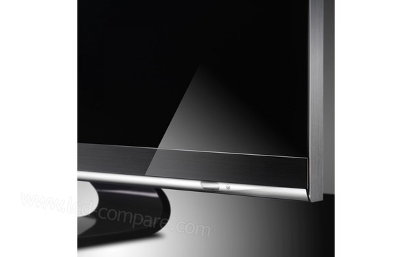 LG 32LM660S - Vue du coin inf&eacute;rieur droit